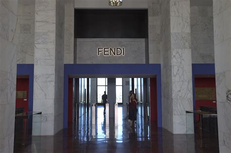 fendi lavora con noi colosseo quadrato|fendi job openings.